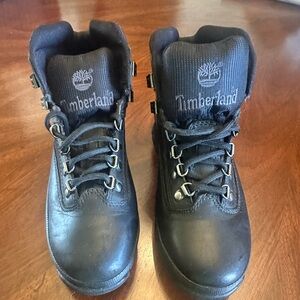 Women’s with Premium Nubuck Leather Hiking Boot